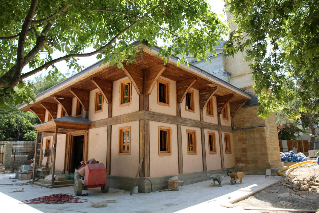 5 asırlık Hersekzade Ahmet Paşa Camisi için aranan ‘Keşan taşı’ 3 yıl sonra bulundu. Adı ‘Evliya Çelebi'nin Seyahatnamesi'nde geçiyor - Resim: 19